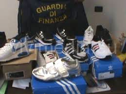 gdf-sequestro-abbigliamento-contraffatto-cava-de'-tirreni-ottobre-2014-vivimedia