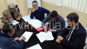 firma-contratto-metellia-cava-de-tirreni-febbraio-2017-vivimedia